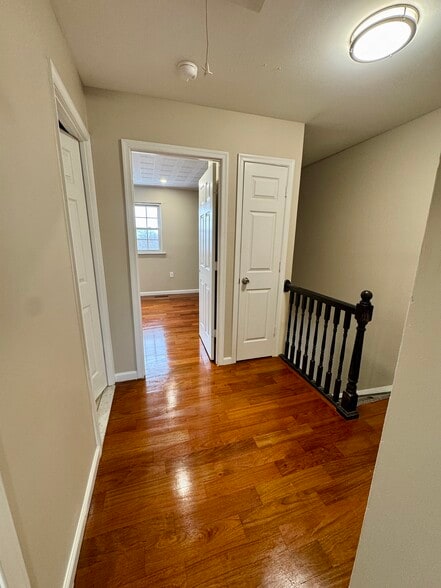 Building Photo - 540 Valleywood Rd