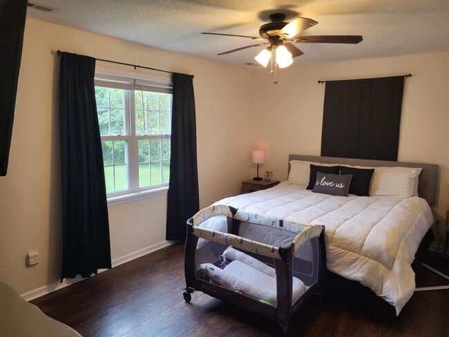 Building Photo - 124 Villa Park Dr