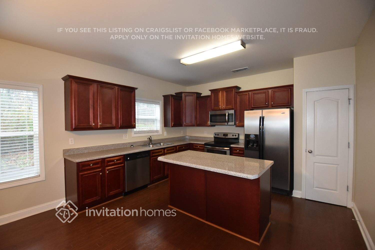 Building Photo - 5591 Hickory Stone Dr