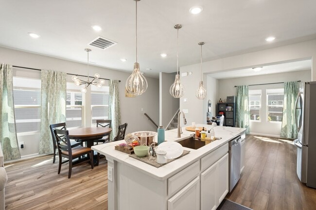 Building Photo - 622 Firebrick Dr