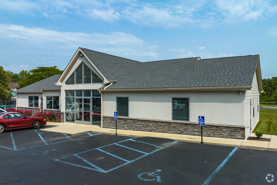 Leasing Office - Harbor Club Apartments