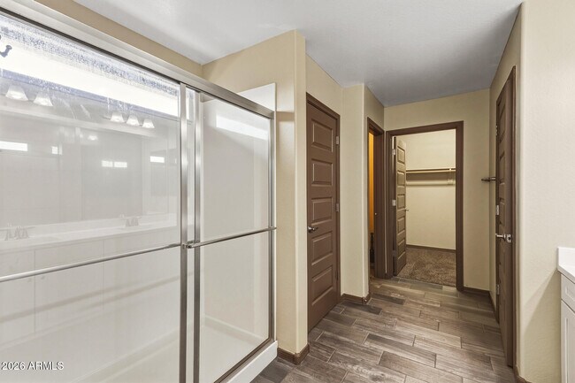 Building Photo - 7422 S 28th Pl