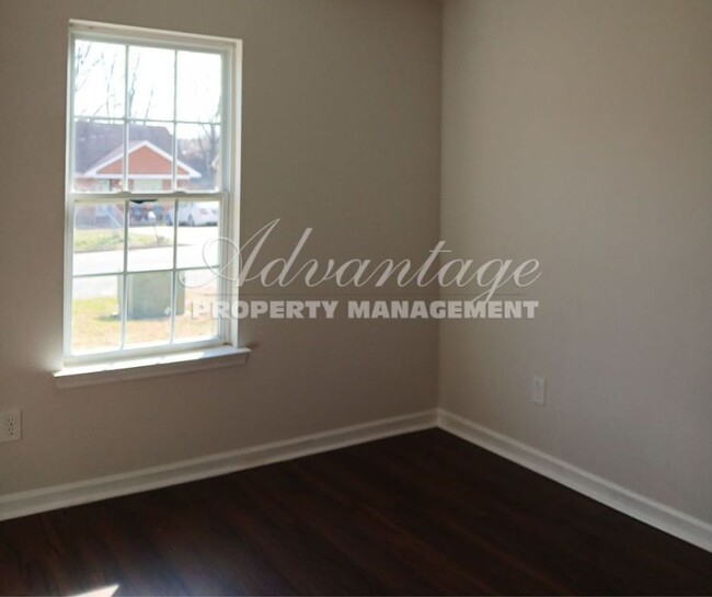 Building Photo - Cute 3 bedroom 2 bathroom home in Frayser ...