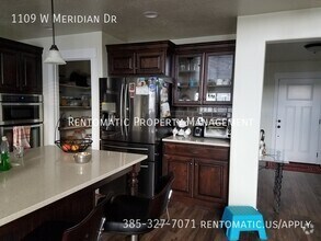 Building Photo - 1109 W Meridian Dr