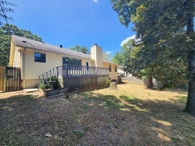 Building Photo - 309 Shadow View Dr