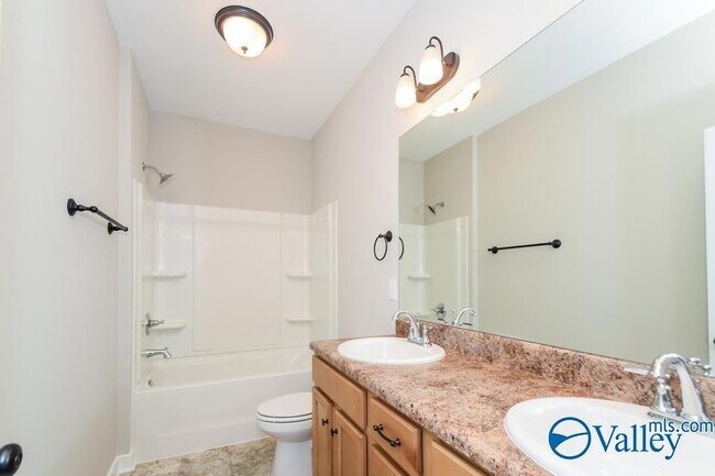 Building Photo - 46 HAWK LN