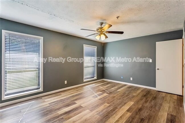 Building Photo - 2701 Cumberland Ct SE