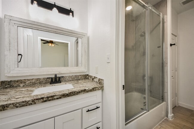 Building Photo - 450 Rd 5512