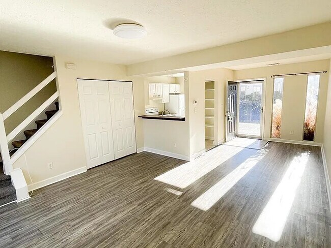 Building Photo - 1444 Tenbury Dr