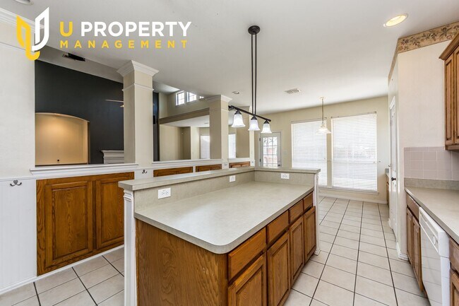 Building Photo - 6 Bedrooms, 3 garage space house. US75 & A...