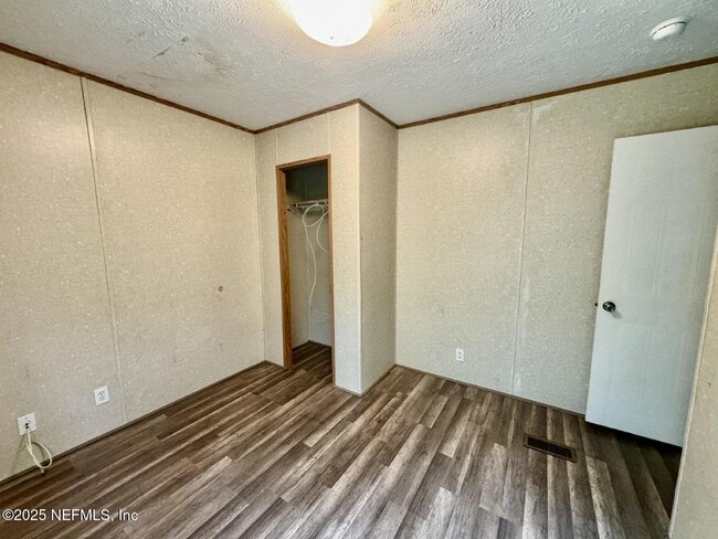 Building Photo - 108 Willow Trail