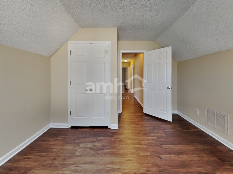 Building Photo - 4013 Wellingham Ln