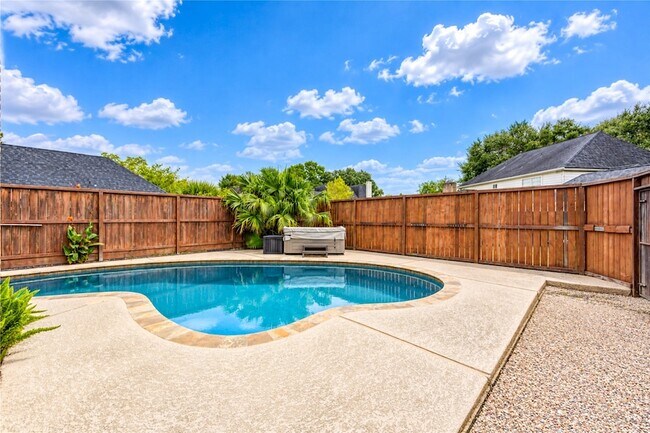 Building Photo - 15739 Fleetwood Oaks Dr