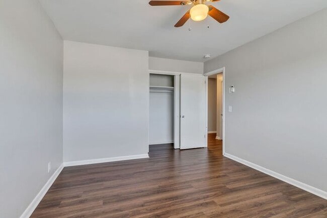 Building Photo - 2 Bedroom Unit was recently renovated. Live walking distance from the downtown square or steps fr...