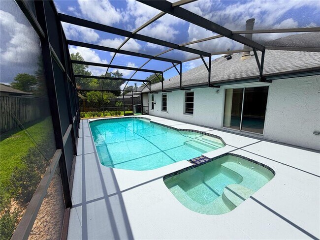 Building Photo - 309 Buttonwood Dr