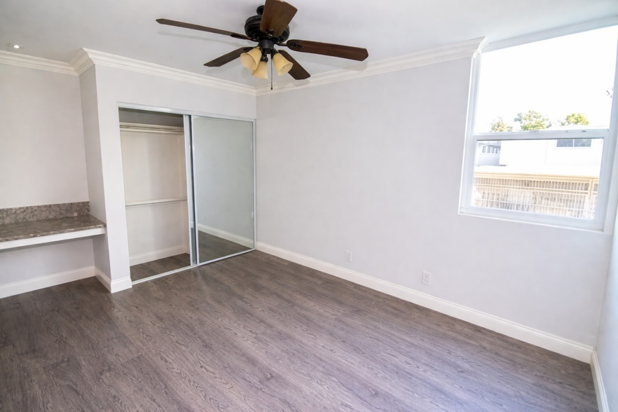 Building Photo - 18620 Hatteras St