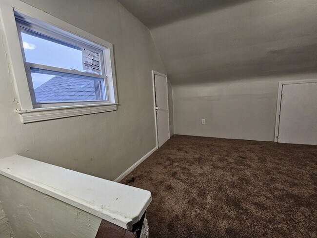 Building Photo - 3378 E 134th St