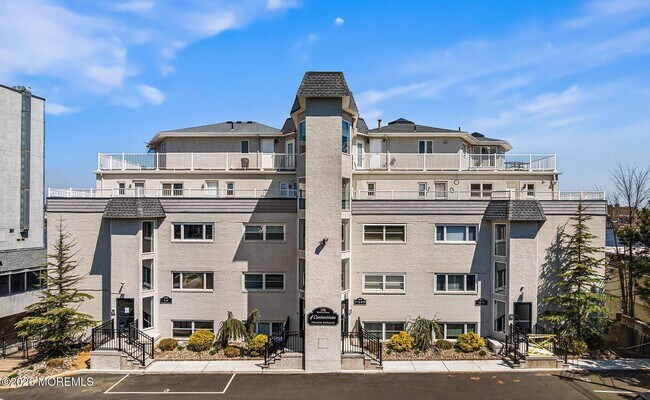 Building Photo - 138 Bodman Pl