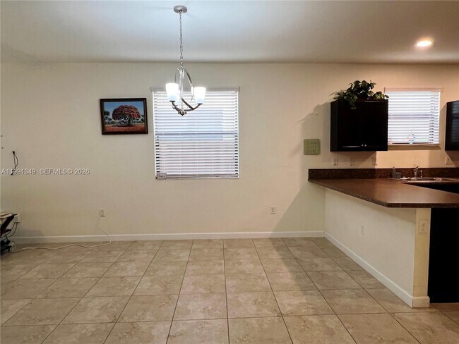 Building Photo - 422 SE 34th Terrace