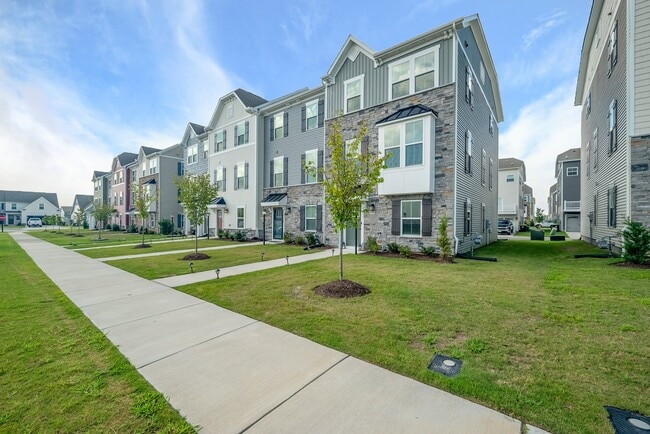 Building Photo - 133 Cedar Crst Dr