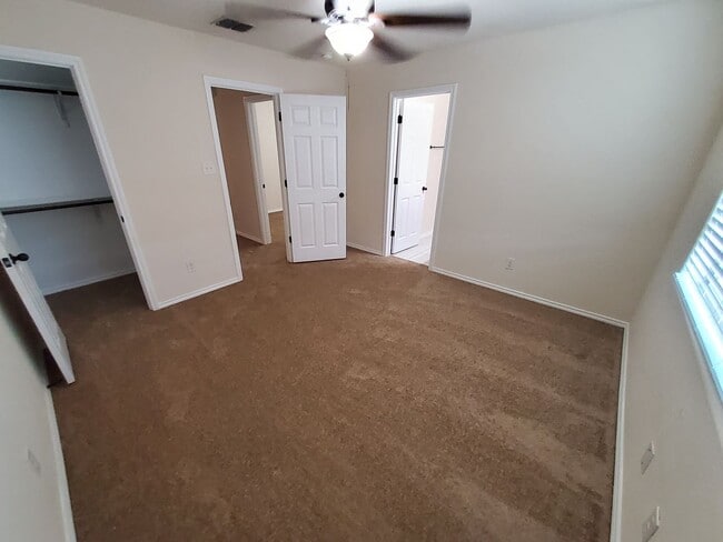 Building Photo - 8712 Vista De Nubes