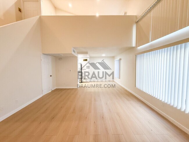 Building Photo - 5245 Riverton Ave