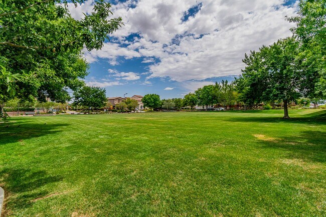 Building Photo - Live Where the Action Is: Modern Townhome Steps from Downtown Summerlin! available 4/1
