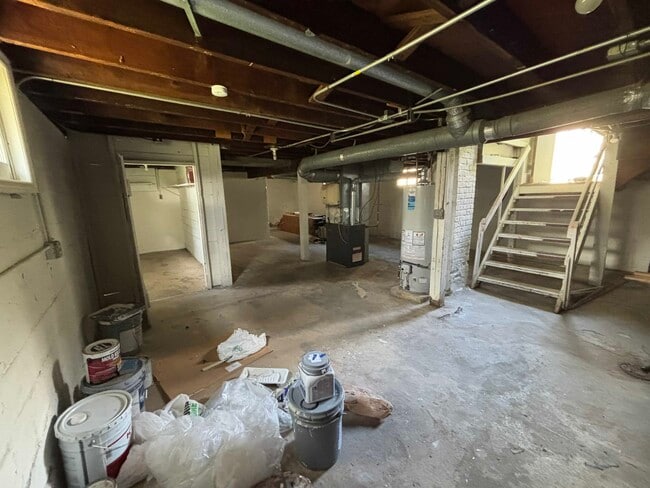 Building Photo - 222 W Blair St