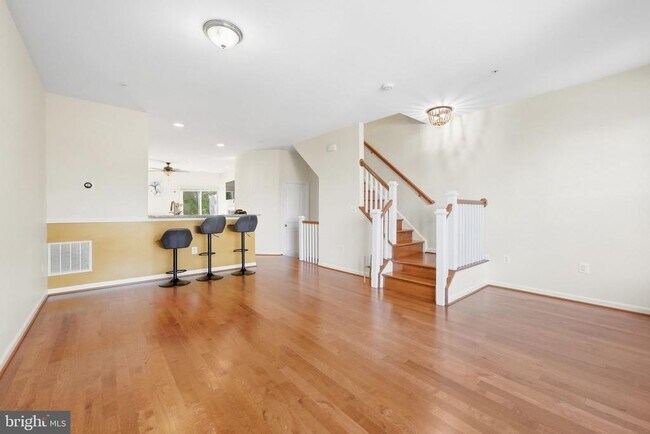 Building Photo - 1571 Renate Dr