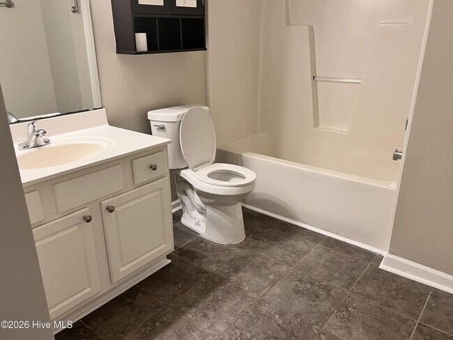 Building Photo - 3 Bedroom & 2.5 Bathroom Townhouse