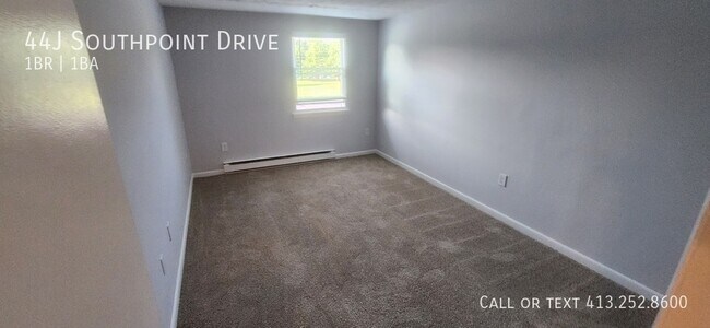 Building Photo - 44 Southpoint Dr