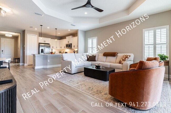 Building Photo - 2321 Blue Mahoe Ln