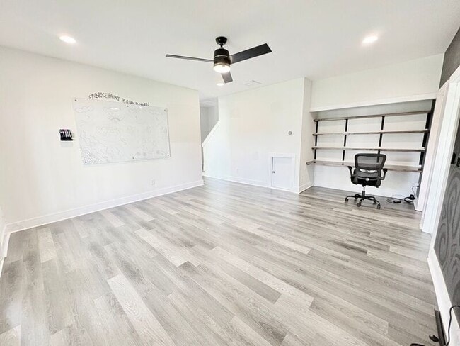 Building Photo - 211 Crooked Cedar Way