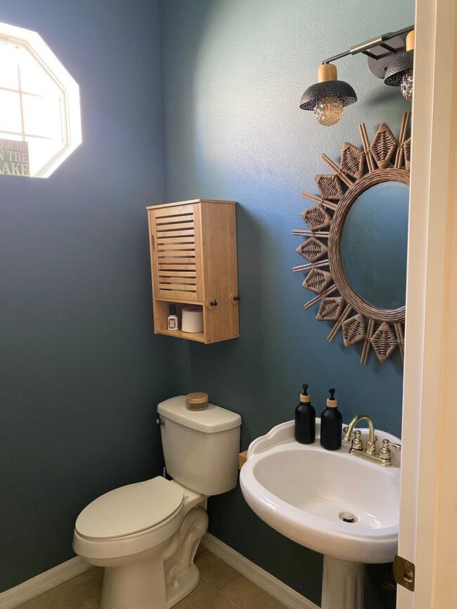 Building Photo - NOTE:  This property IS ONLY AVAILABLE UNTIL APRIL 2026 at this time, not 2027. Beautiful Short T...