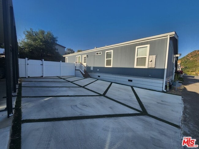 Building Photo - 30473 Mulholland Hwy