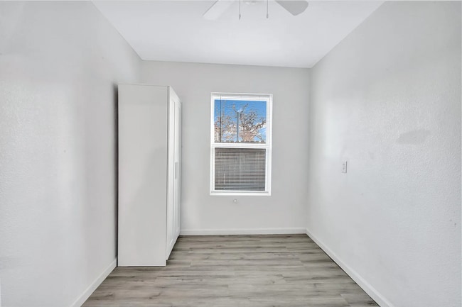 Building Photo - Darling 3/1 Duplex in Oakhurst