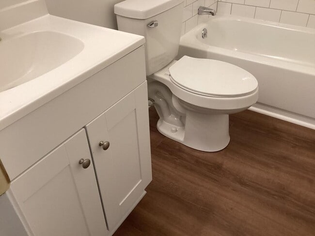 Building Photo - 242 E 35th St