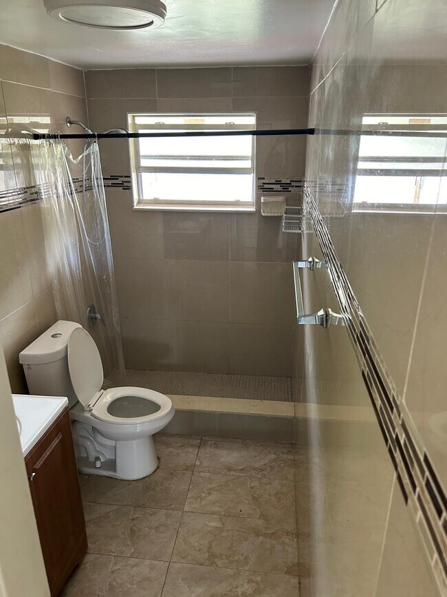 Building Photo - 1907 SW 99th Ter