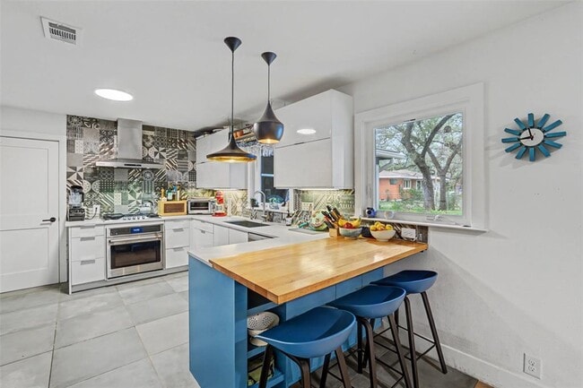 Building Photo - 5803 Shoal Creek Blvd