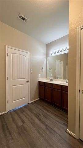 Building Photo - 1701 Quail Springs Cir