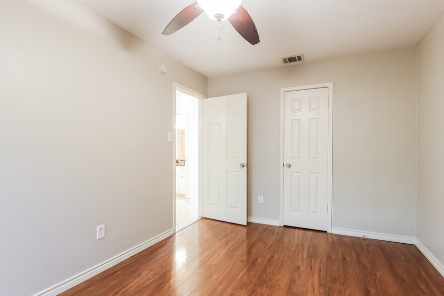 Building Photo - 11906 Swan Creek Dr