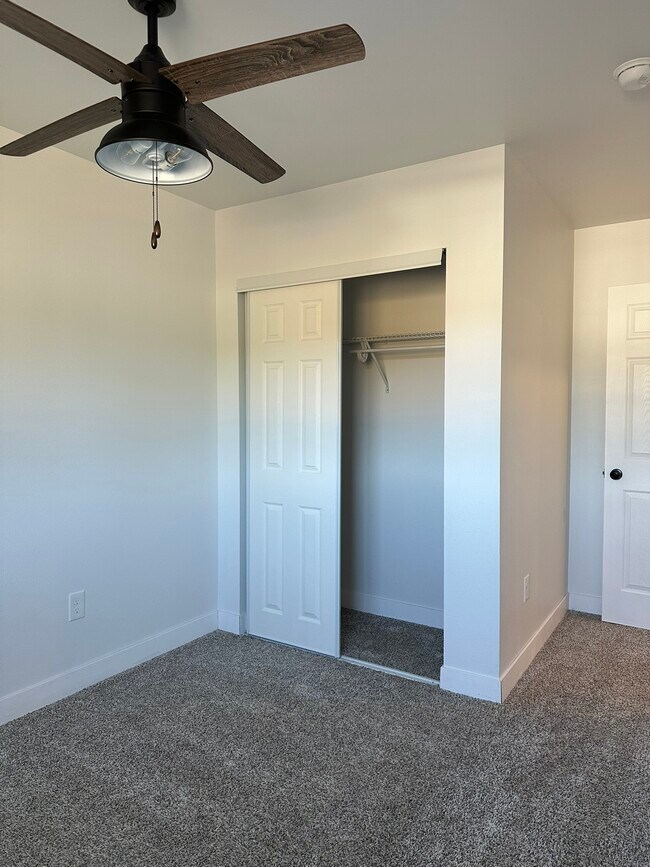 Building Photo - Valley View Estates A