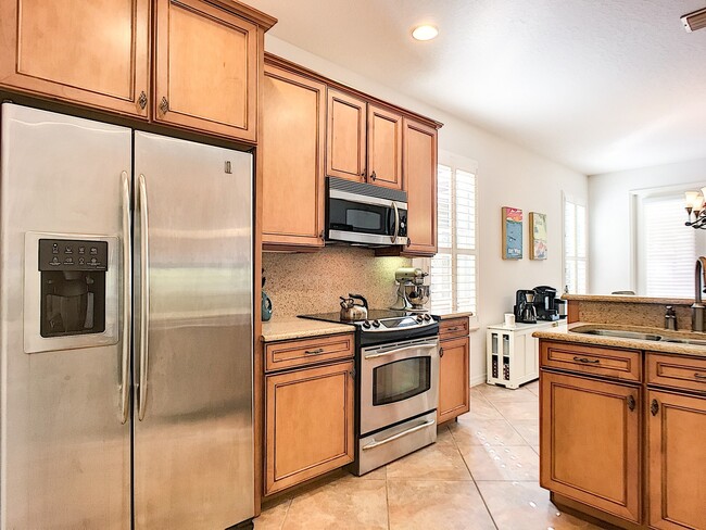 Building Photo - Gorgeous 4-Bedroom, 3-Bathroom Town Home w...