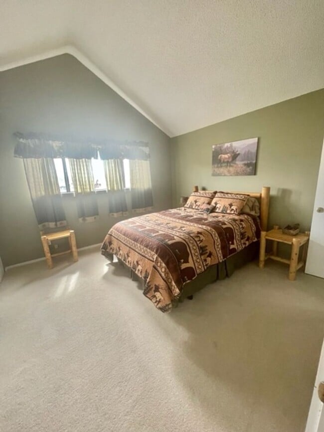Building Photo - For Rent – Fully Furnished Home in Lake Hatcher