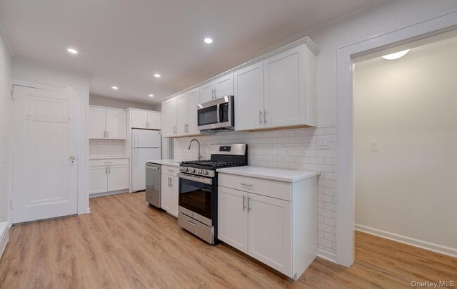 Building Photo - 23 Park Ave