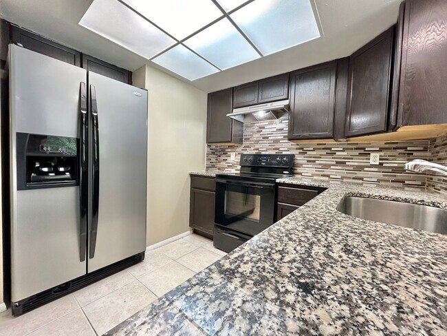 Building Photo - Stylishly upgraded 4Bedrooms/2Baths home in the heart of Winter Springs!