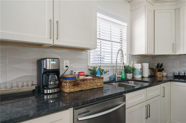 Building Photo - 942 Cadencia Way SW