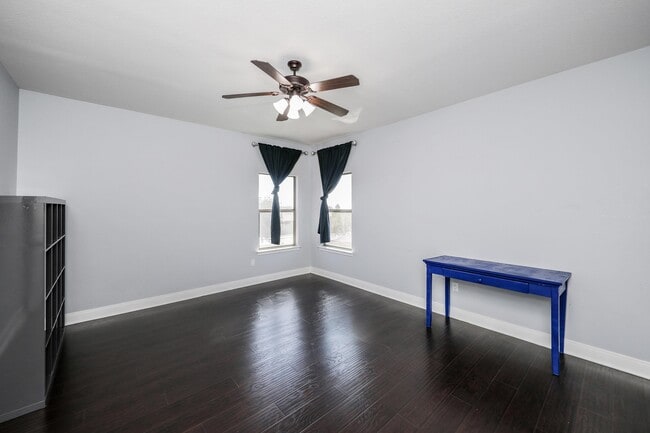 Building Photo - 115 Coahuila Loop