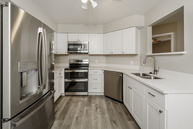 Building Photo - 10312 Lone Pine Ln