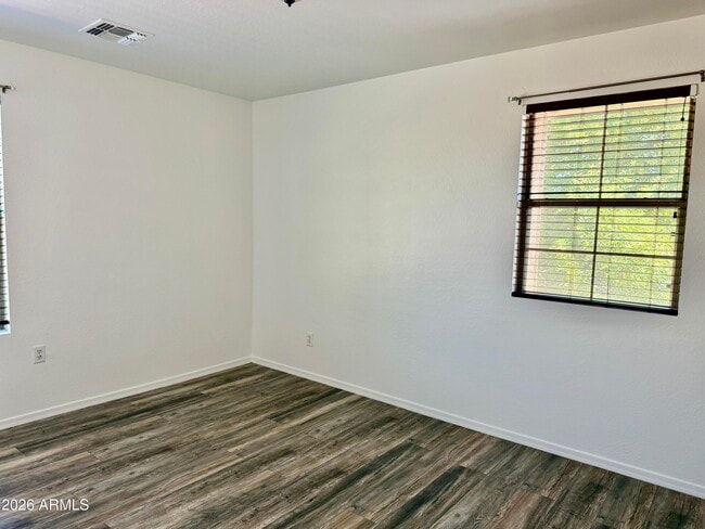 Building Photo - 3340 S Sunland Dr